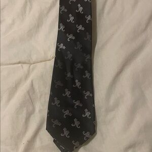 Sophisticated Black and Silver Patterned Men's Tie